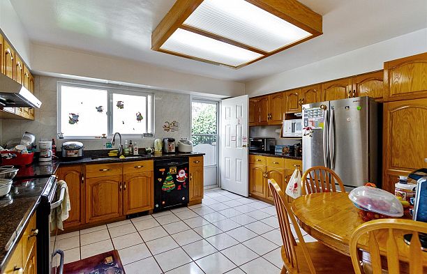 768 W 53rd Avenue South Cambie