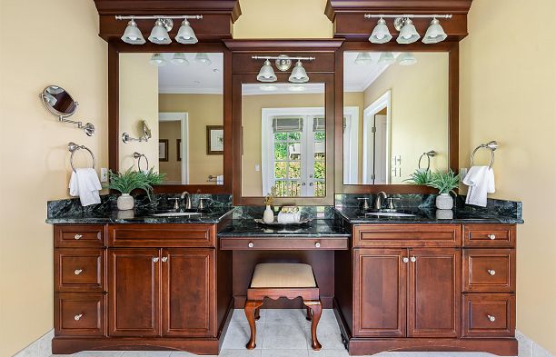 3937 Osler Street Shaughnessy