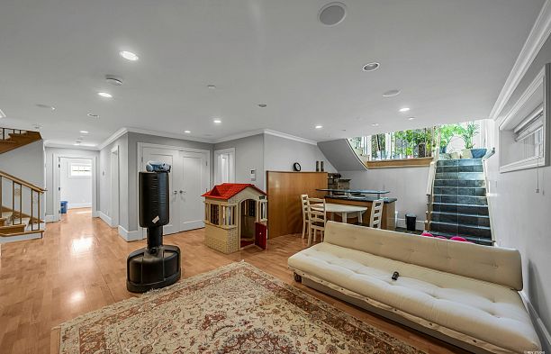5885 Angus Drive South Granville