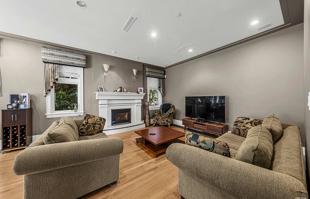5885 Angus Drive South Granville