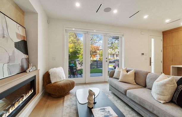 1 2750 W 19th Avenue Arbutus