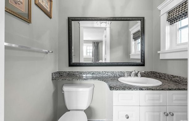 3178 W 16th Avenue Arbutus