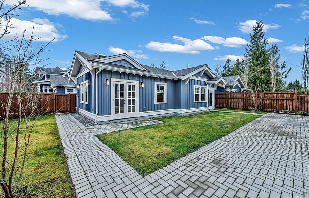 3852 W 50th Avenue Southlands