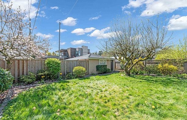 3178 W 16th Avenue Arbutus
