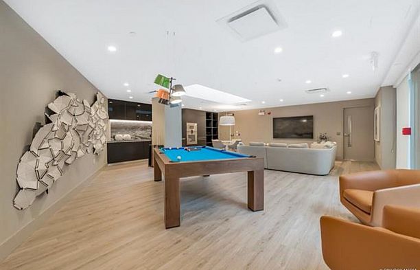 202 375 W 59th Avenue South Cambie