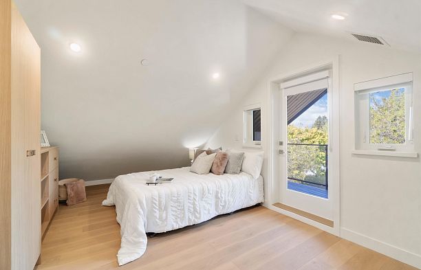 1 2750 W 19th Avenue Arbutus
