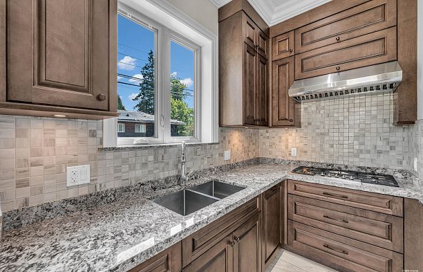 1019 W 47th Avenue South Granville