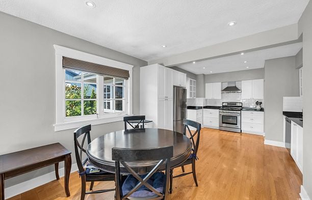3178 W 16th Avenue Arbutus