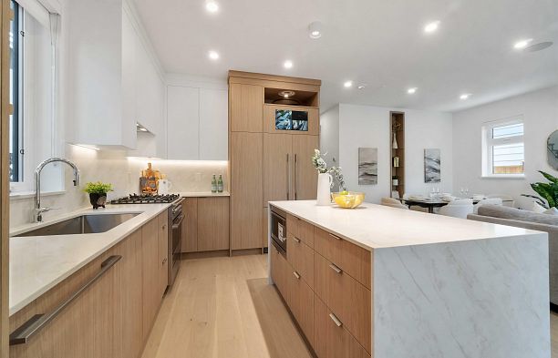 1 2750 W 19th Avenue Arbutus