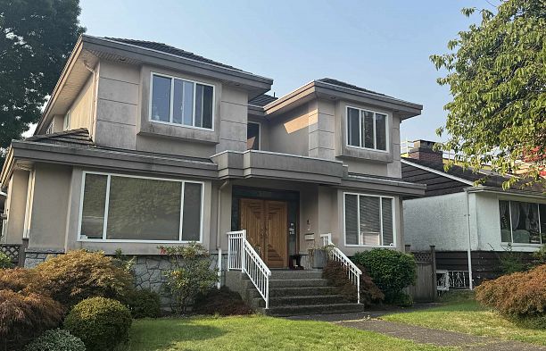 150 W 44th Avenue Oakridge VW