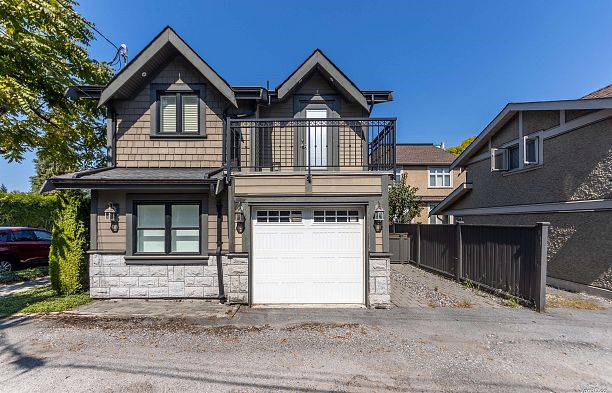 4698 W 11th Avenue Point Grey
