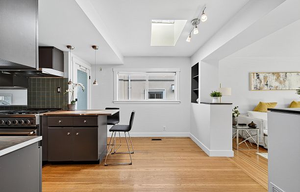4427 W 7th Avenue Point Grey