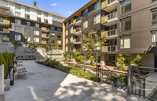 301 389 W 59th Avenue South Cambie