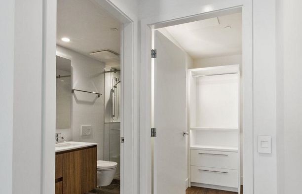 301 389 W 59th Avenue South Cambie