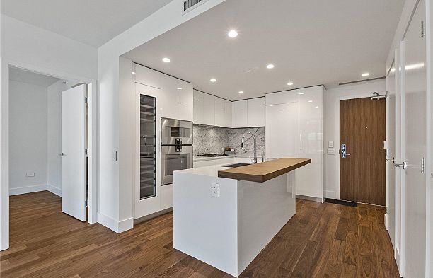 301 389 W 59th Avenue South Cambie