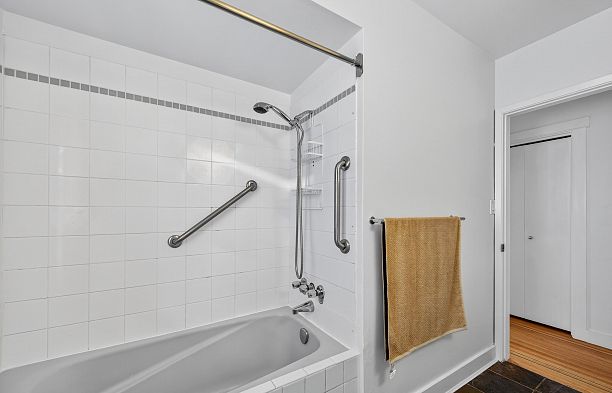4427 W 7th Avenue Point Grey
