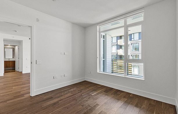 301 389 W 59th Avenue South Cambie