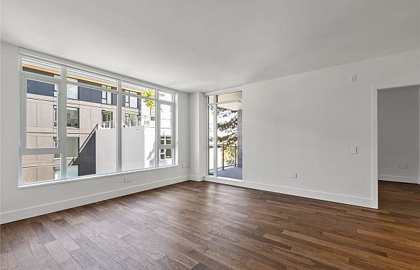 301 389 W 59th Avenue South Cambie