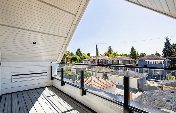 2 250 E 39th Avenue Main