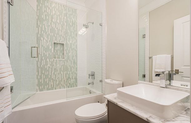 2820 W 32nd Avenue MacKenzie Heights