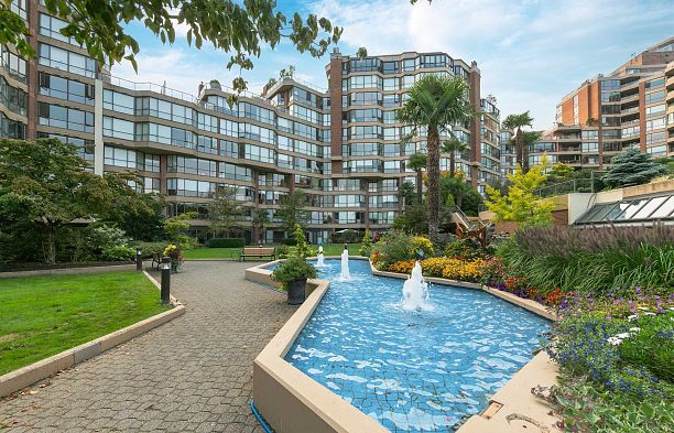 704 1450 Pennyfarthing Drive False Creek