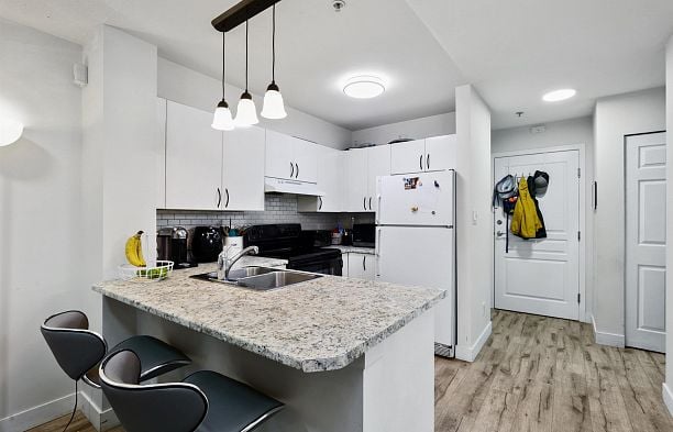 203 3278 Heather Street Cambie