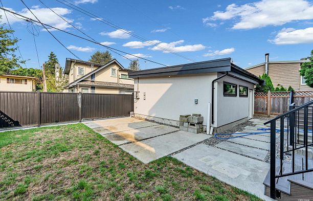 4465 Wallace Street Dunbar