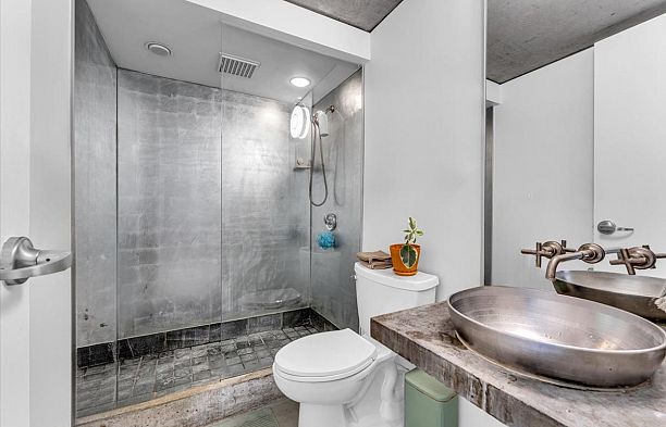 516 1540 W 2nd Avenue False Creek