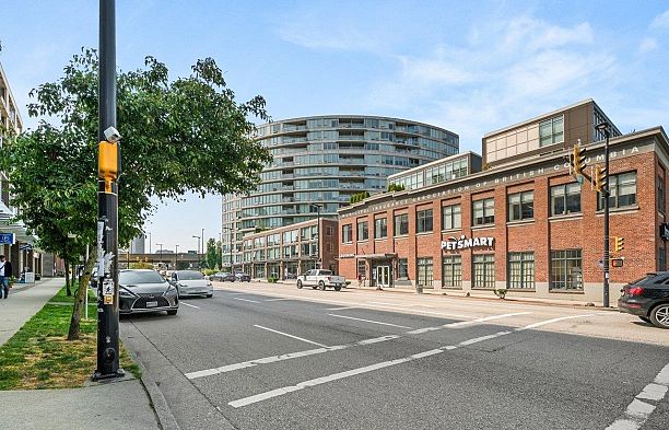 714 445 W 2nd Avenue False Creek
