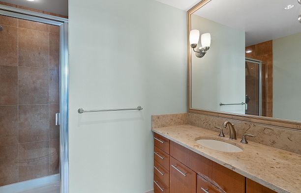 2502 323 Jervis Street Coal Harbour