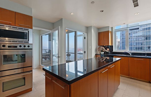2502 323 Jervis Street Coal Harbour