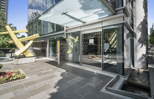 206 1477 W Pender Street Coal Harbour