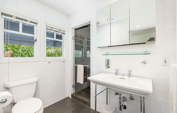 4678 W 9th Avenue Point Grey