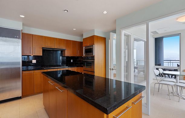 2502 323 Jervis Street Coal Harbour