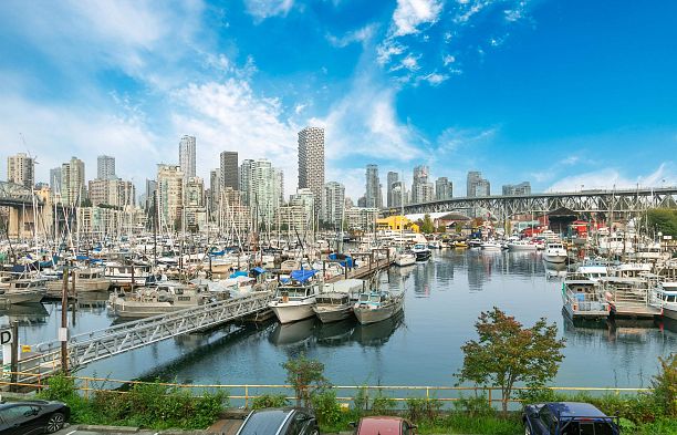 704 1450 Pennyfarthing Drive False Creek