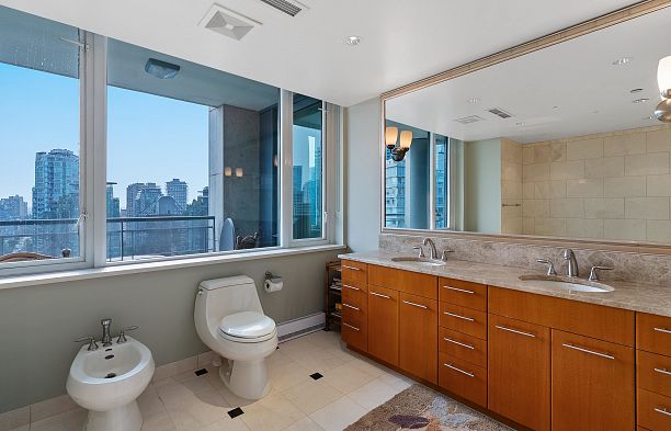 2502 323 Jervis Street Coal Harbour