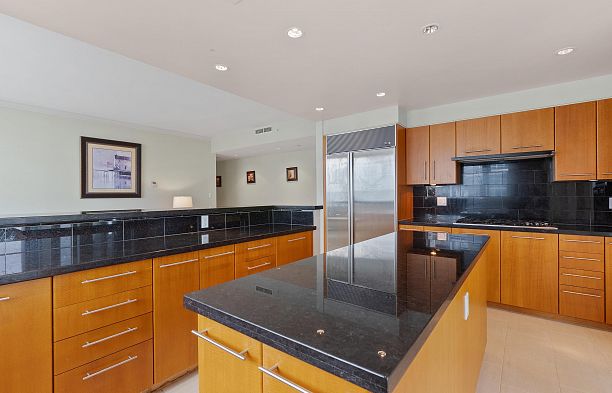 2502 323 Jervis Street Coal Harbour