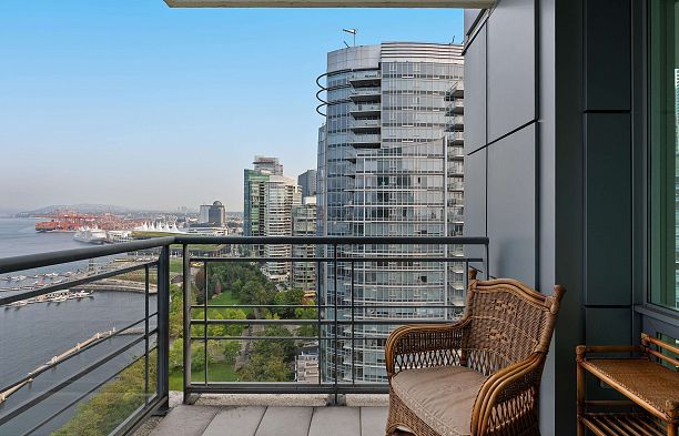 2502 323 Jervis Street Coal Harbour
