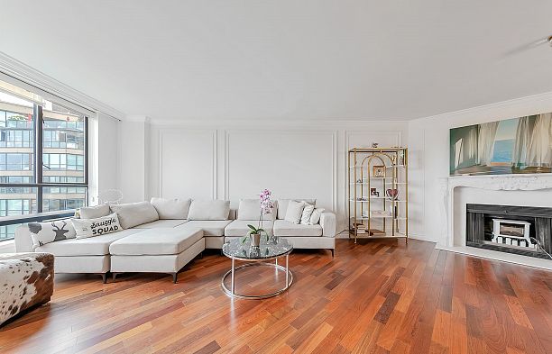 704 1450 Pennyfarthing Drive False Creek