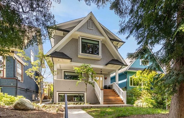 4447 Quebec Street Main