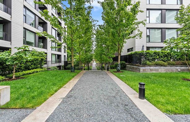 305 1571 W 57th Avenue South Granville