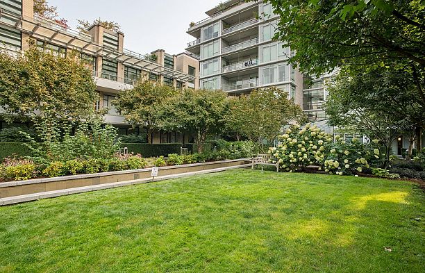 407 77 Walter Hardwick Avenue False Creek