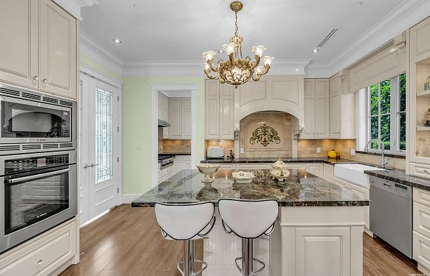 7283 Wiltshire Street South Granville