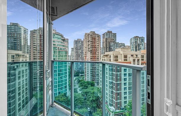 1805 788 Hamilton Street Downtown VW
