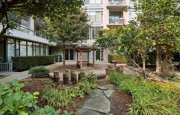407 77 Walter Hardwick Avenue False Creek