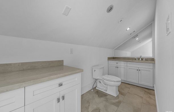 7283 Wiltshire Street South Granville