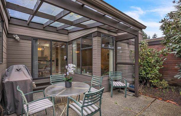 6554 Pinehurst Drive South Cambie