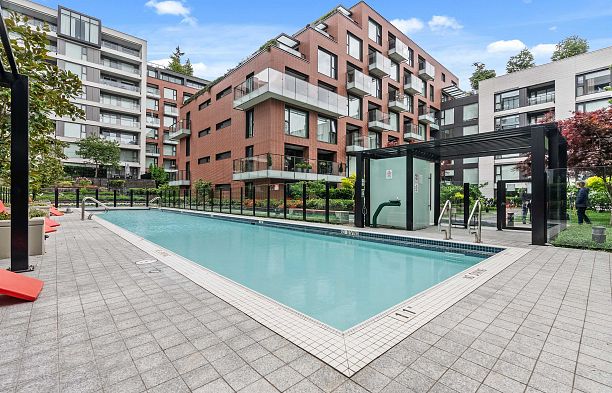305 1571 W 57th Avenue South Granville