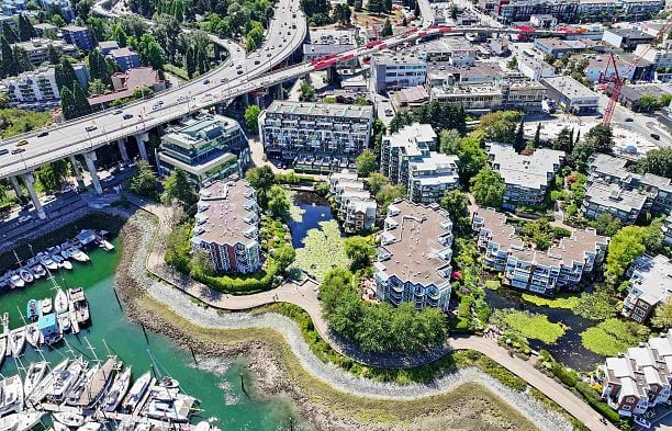 1525 Mariner Walk False Creek