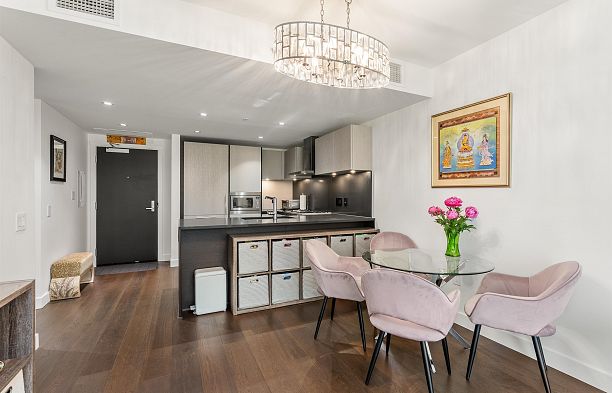 305 1571 W 57th Avenue South Granville
